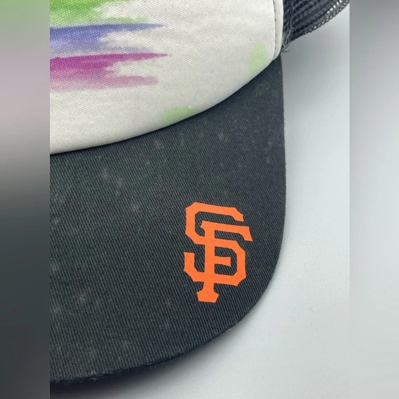 Rare SF Giants Pride 🌈 SnapBack Baseball Trucker Cap, Preowned - Picture 2 of 10